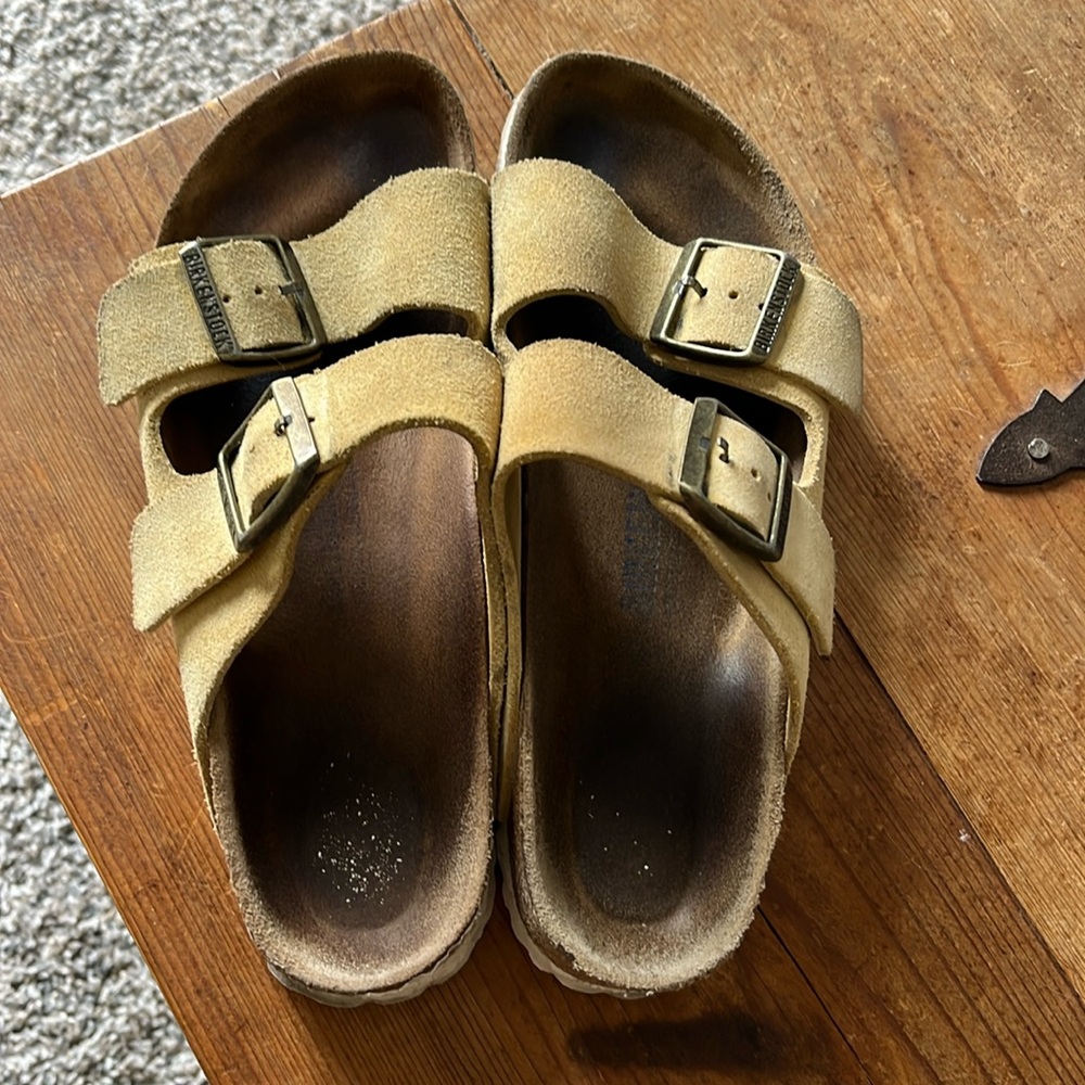 Arizona Birkenstock size 38, soft foot bed. Yellow suede